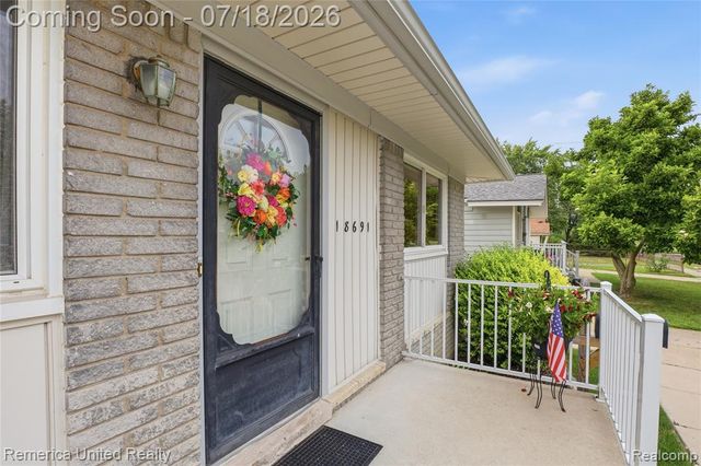 18691 Kinloch, Redford, MI 48240