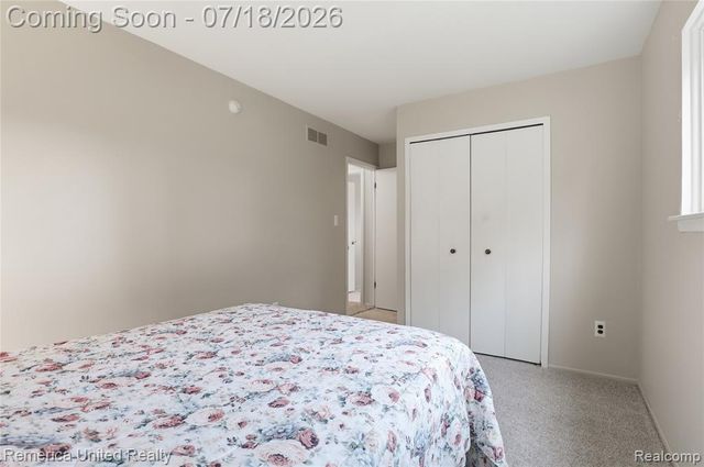 18691 Kinloch, Redford, MI 48240