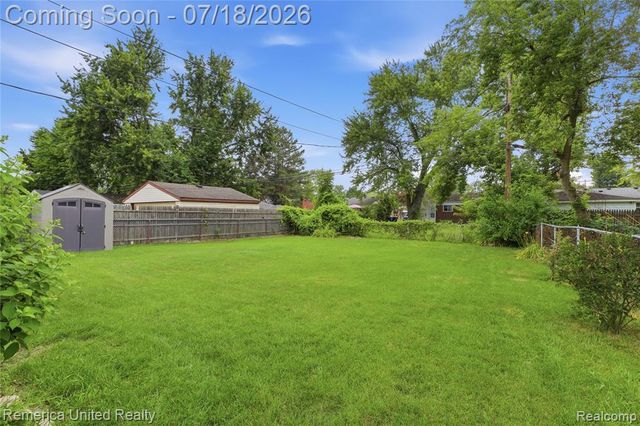 18691 Kinloch, Redford, MI 48240