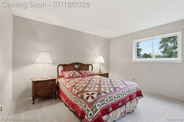 18691 Kinloch, Redford, MI 48240
