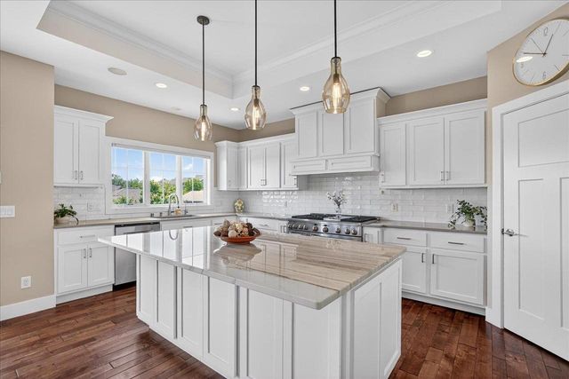 9025 Royal Oaks Circle, Verona, WI 53593