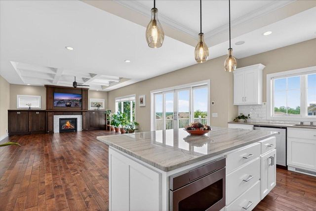 9025 Royal Oaks Circle, Verona, WI 53593