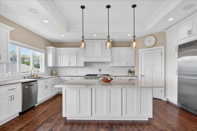 9025 Royal Oaks Circle, Verona, WI 53593