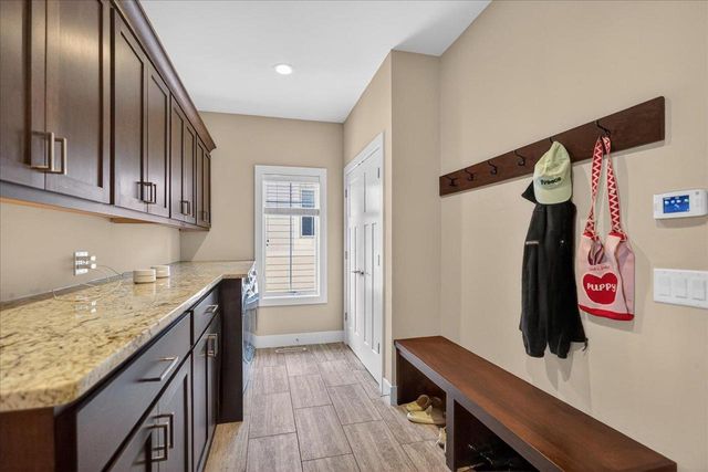 9025 Royal Oaks Circle, Verona, WI 53593
