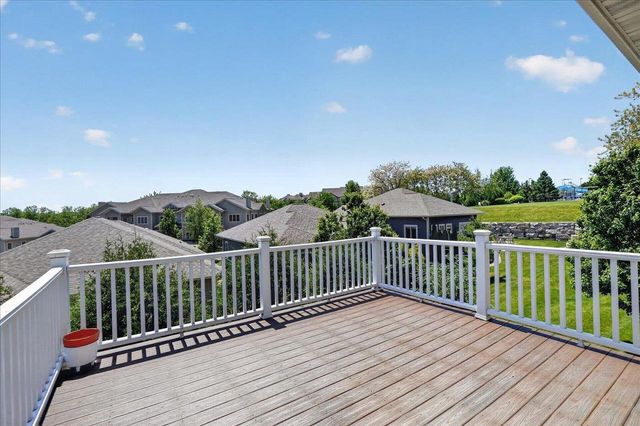 9025 Royal Oaks Circle, Verona, WI 53593
