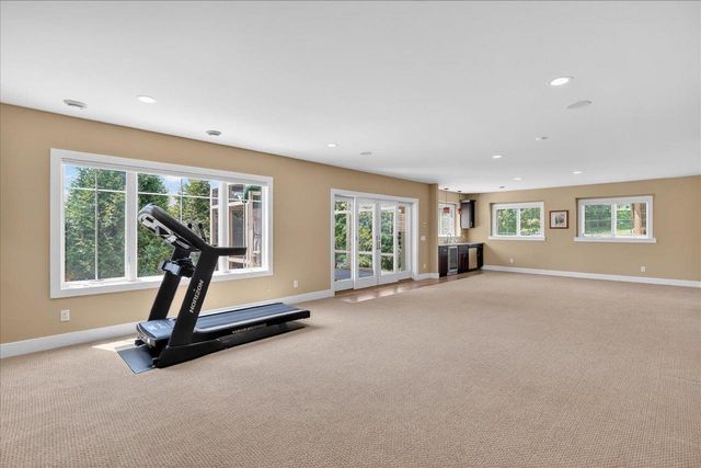 9025 Royal Oaks Circle, Verona, WI 53593