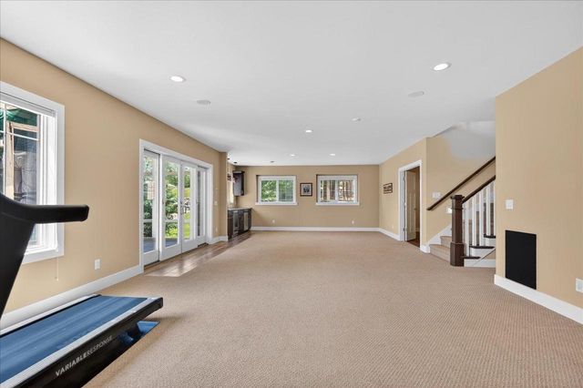 9025 Royal Oaks Circle, Verona, WI 53593