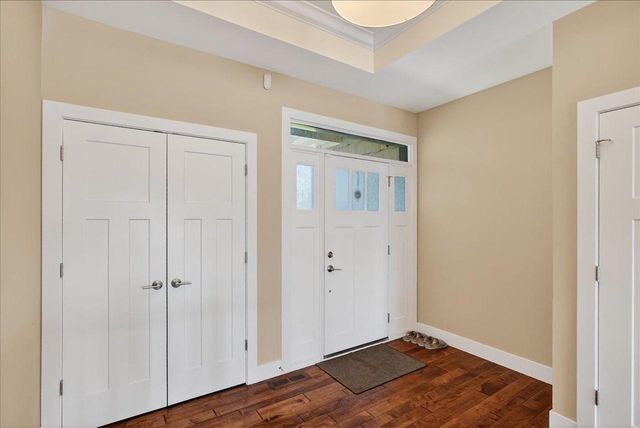 9025 Royal Oaks Circle, Verona, WI 53593