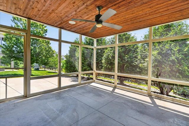 9025 Royal Oaks Circle, Verona, WI 53593