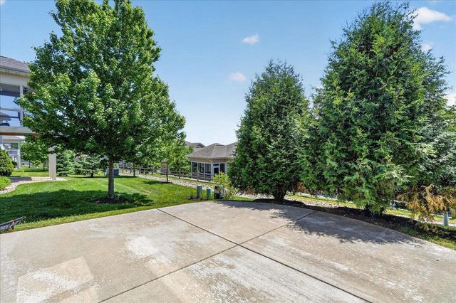 9025 Royal Oaks Circle, Verona, WI 53593