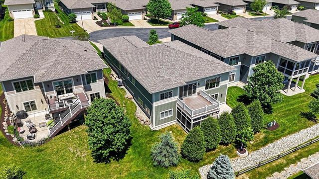 9025 Royal Oaks Circle, Verona, WI 53593