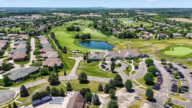 9025 Royal Oaks Circle, Verona, WI 53593