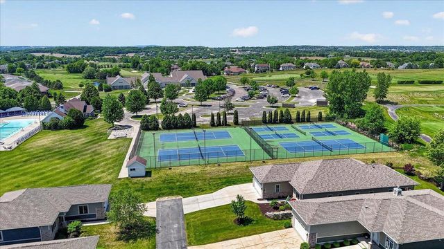 9025 Royal Oaks Circle, Verona, WI 53593