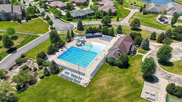 9025 Royal Oaks Circle, Verona, WI 53593