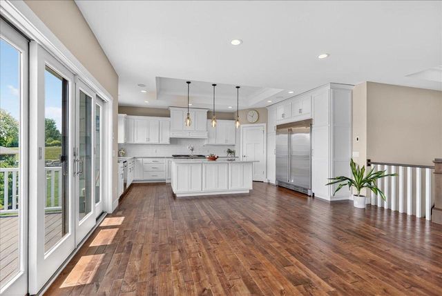 9025 Royal Oaks Circle, Verona, WI 53593