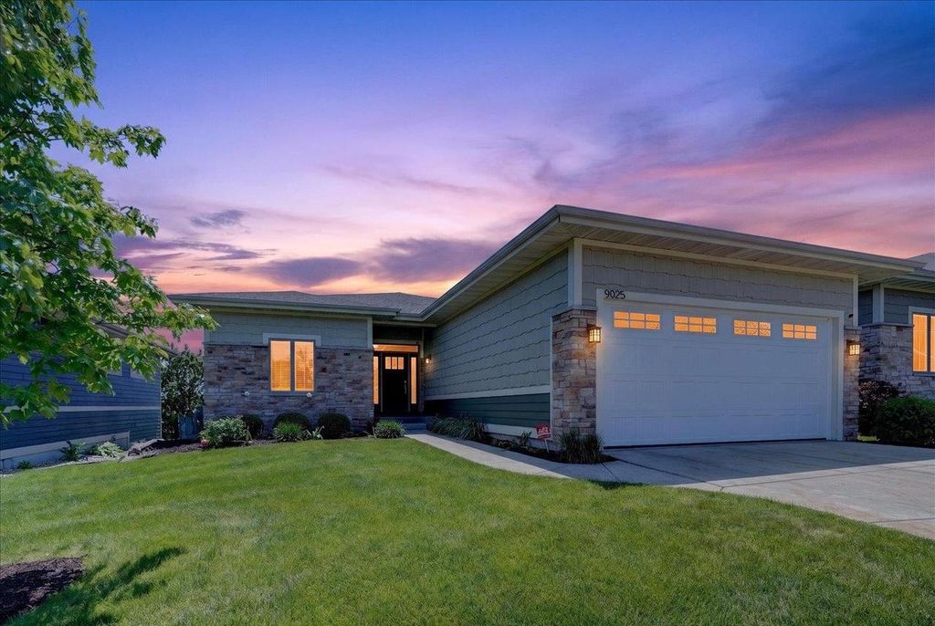 9025 Royal Oaks Circle, Verona, WI 53593