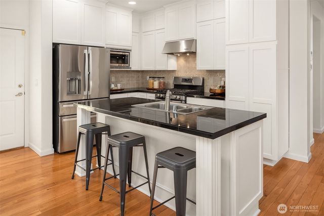 18220 NE 110th Street, Redmond, WA 98052
