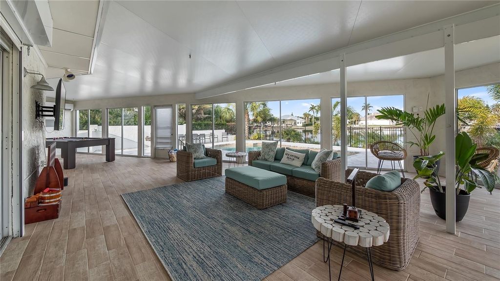 Image 13 of property listing at 102 EAST CIRCLE, New Smyrna Beach, FL 32169