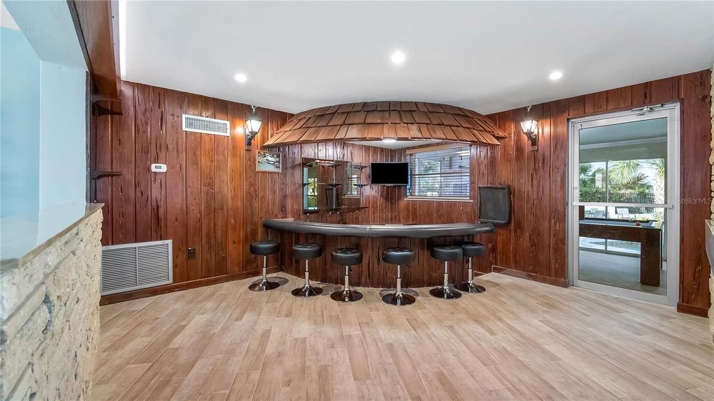 Image 31 of property listing at 102 EAST CIRCLE, New Smyrna Beach, FL 32169