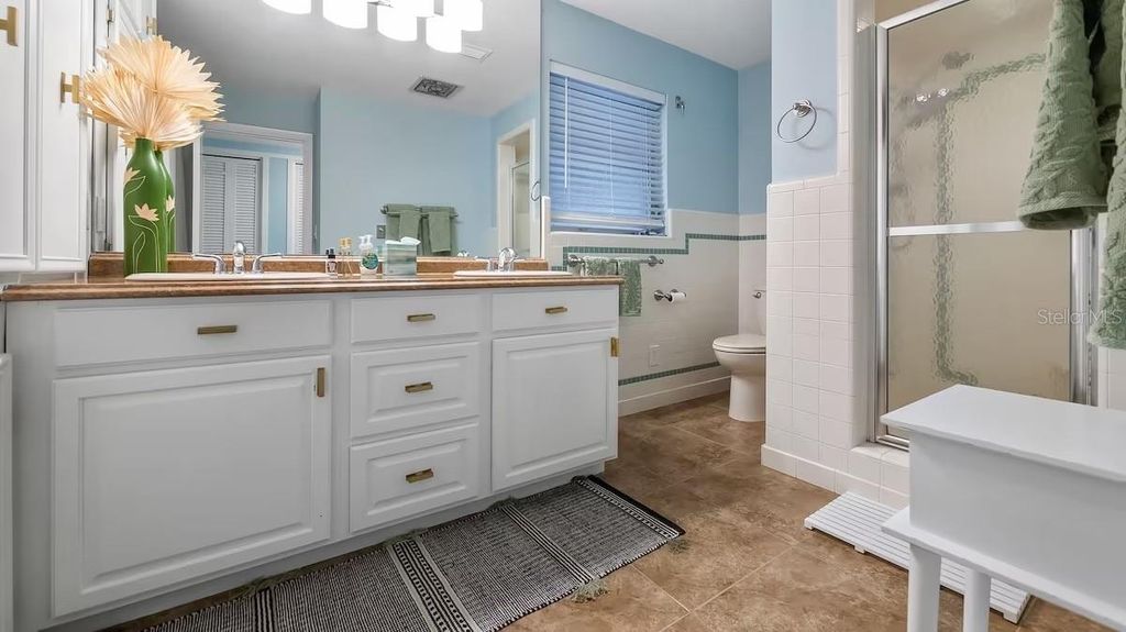 Image 35 of property listing at 102 EAST CIRCLE, New Smyrna Beach, FL 32169