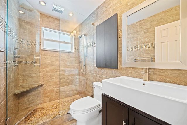 829 NW 99th Ave, Plantation, FL 33324