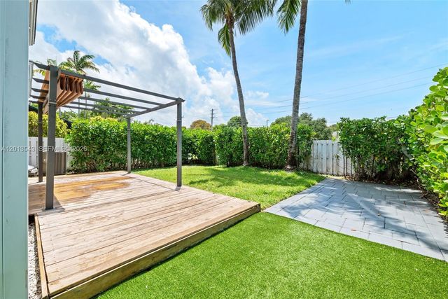 829 NW 99th Ave, Plantation, FL 33324