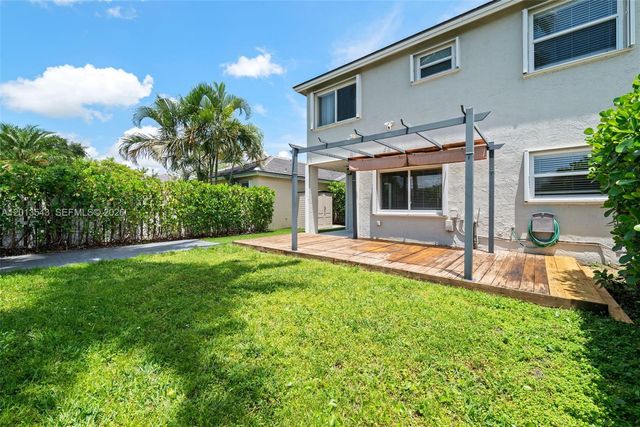 829 NW 99th Ave, Plantation, FL 33324