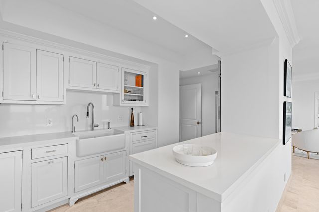 150 Bradley Place 615, Palm Beach, FL 33480