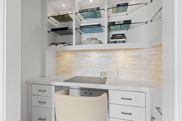 150 Bradley Place 615, Palm Beach, FL 33480