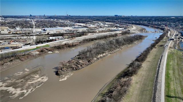 900 S 18th Street, Kansas City, KS 66105