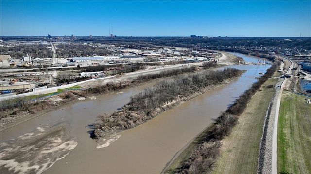 900 S 18th Street, Kansas City, KS 66105