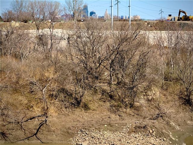 900 S 18th Street, Kansas City, KS 66105