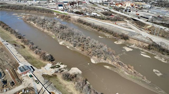 900 S 18th Street, Kansas City, KS 66105