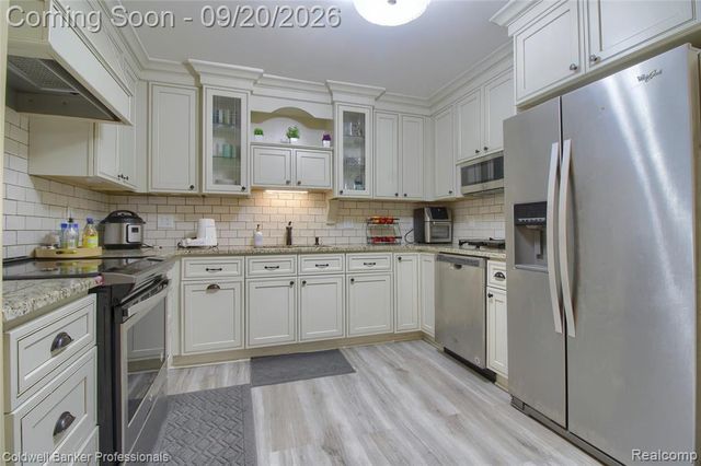 35468 Heritage Lane, Farmington, MI 48335
