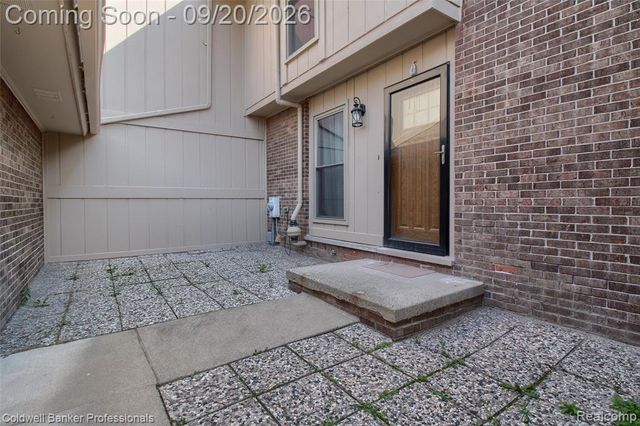35468 Heritage Lane, Farmington, MI 48335