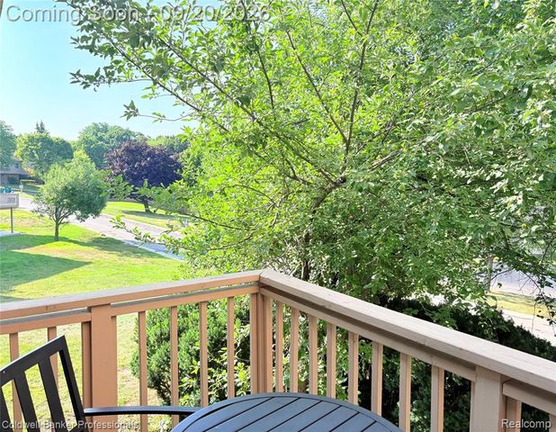 35468 Heritage Lane, Farmington, MI 48335