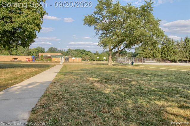 35468 Heritage Lane, Farmington, MI 48335