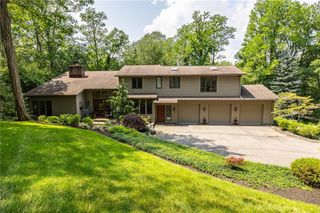 7 Hidden Bridge, Perinton, NY 14534