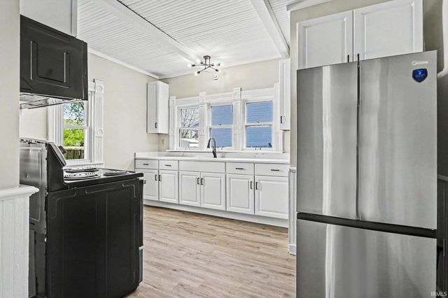 641 E 4th Street, Mishawaka, IN 46544