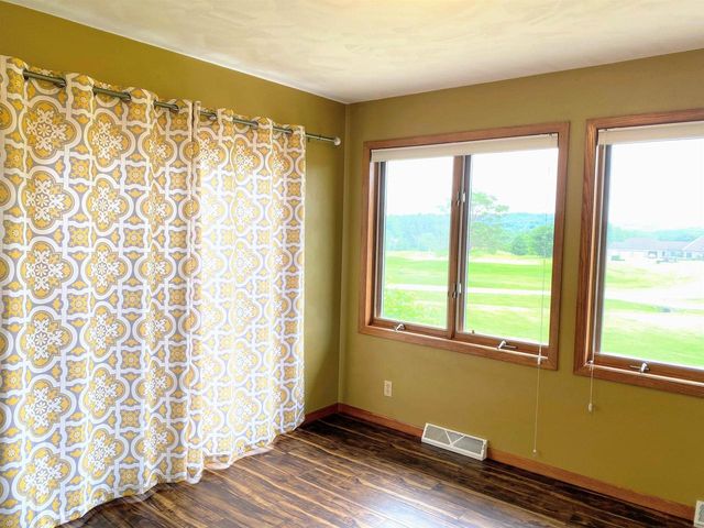 60439 Fairway Court, Prairie Du Chien, WI 53821