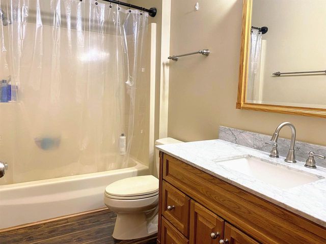 60439 Fairway Court, Prairie Du Chien, WI 53821