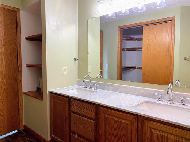 60439 Fairway Court, Prairie Du Chien, WI 53821