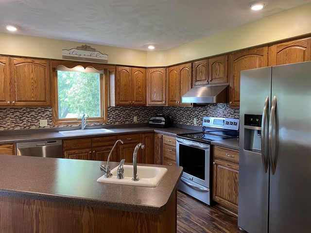 60439 Fairway Court, Prairie Du Chien, WI 53821