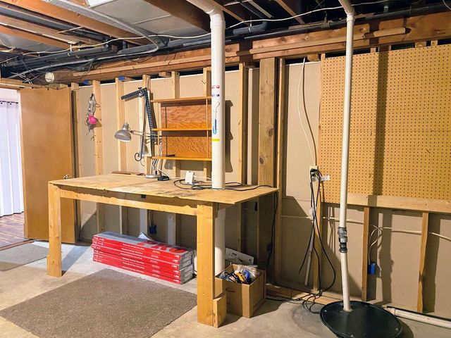 60439 Fairway Court, Prairie Du Chien, WI 53821