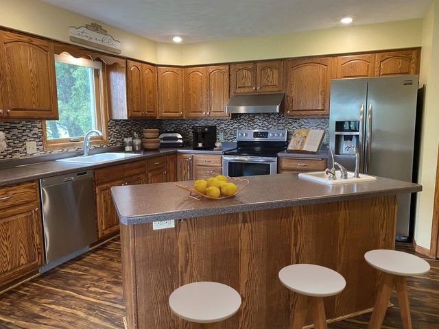 60439 Fairway Court, Prairie Du Chien, WI 53821