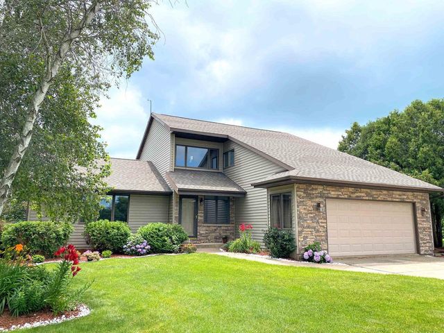 60439 Fairway Court, Prairie Du Chien, WI 53821