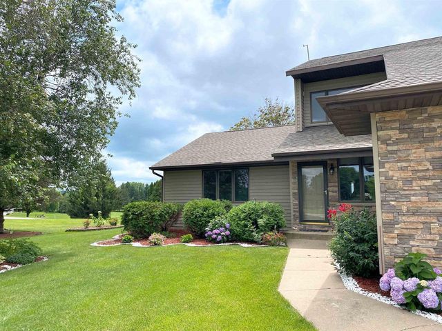 60439 Fairway Court, Prairie Du Chien, WI 53821
