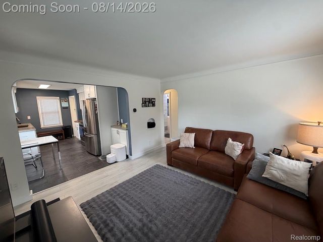 10082 Cardwell Street, Livonia, MI 48150