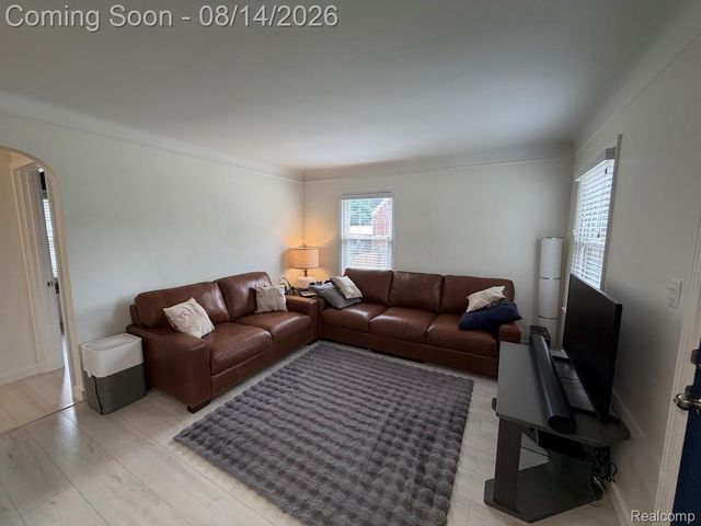 10082 Cardwell Street, Livonia, MI 48150