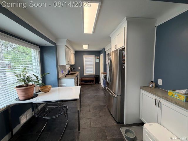 10082 Cardwell Street, Livonia, MI 48150